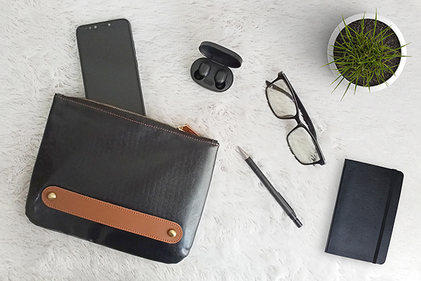 Read more about the article Pouch, Si Kecil yang Besar Manfaatnya