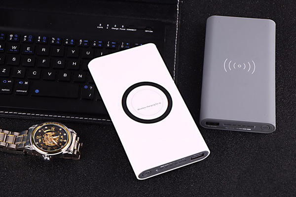 Read more about the article Pacu Produktivitas Karyawan Anda Menggunakan Power Bank Berkualitas