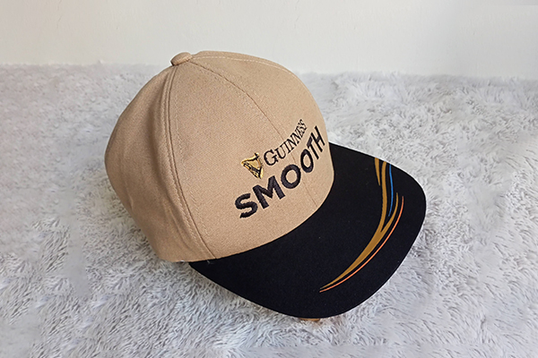 Read more about the article Jenis Topi Terbaik untuk Souvenir dan Promosi Perusahaan Anda