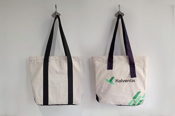 Read more about the article Alasan Mengapa Bisnis Anda Harus Membuat Tote Bag Promosi