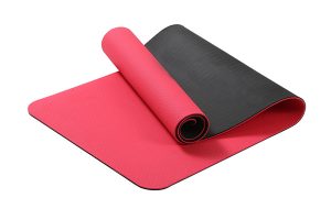 membersihkan karpet yoga