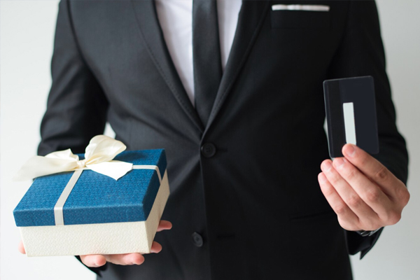 Read more about the article Hadiah Korporat Mewah yang Akan Membuat Klien Anda Terkesan
