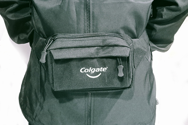 Read more about the article Tas Pinggang Promosi: Solusi Kreatif untuk Meningkatkan Visibilitas Brand Anda