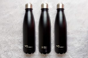 souvenir botol minum. 
